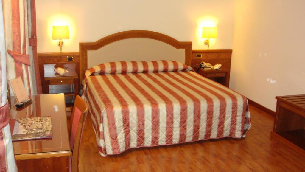 Albergo Corona Domodossola Δωμάτιο φωτογραφία