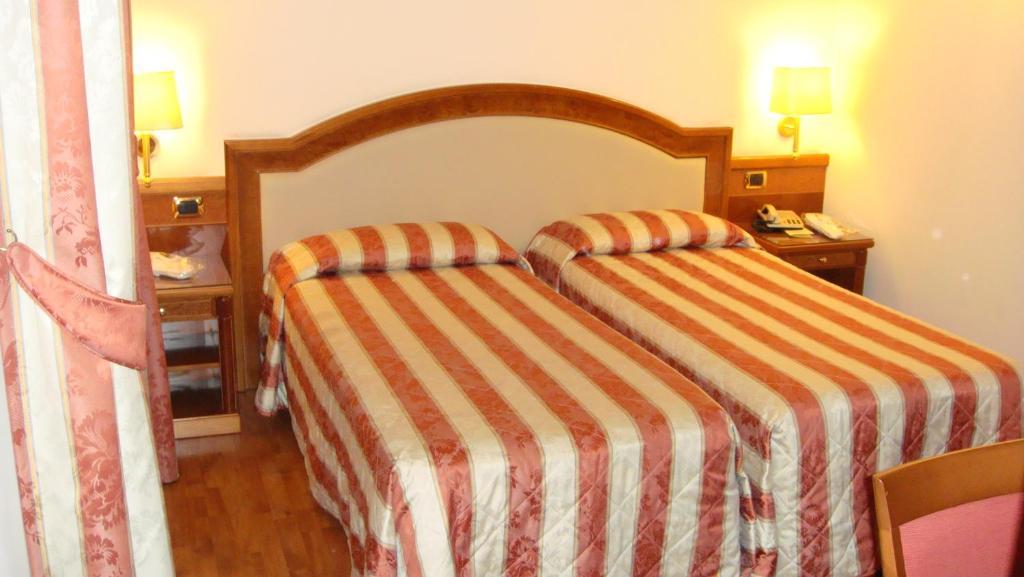 Albergo Corona Domodossola Δωμάτιο φωτογραφία