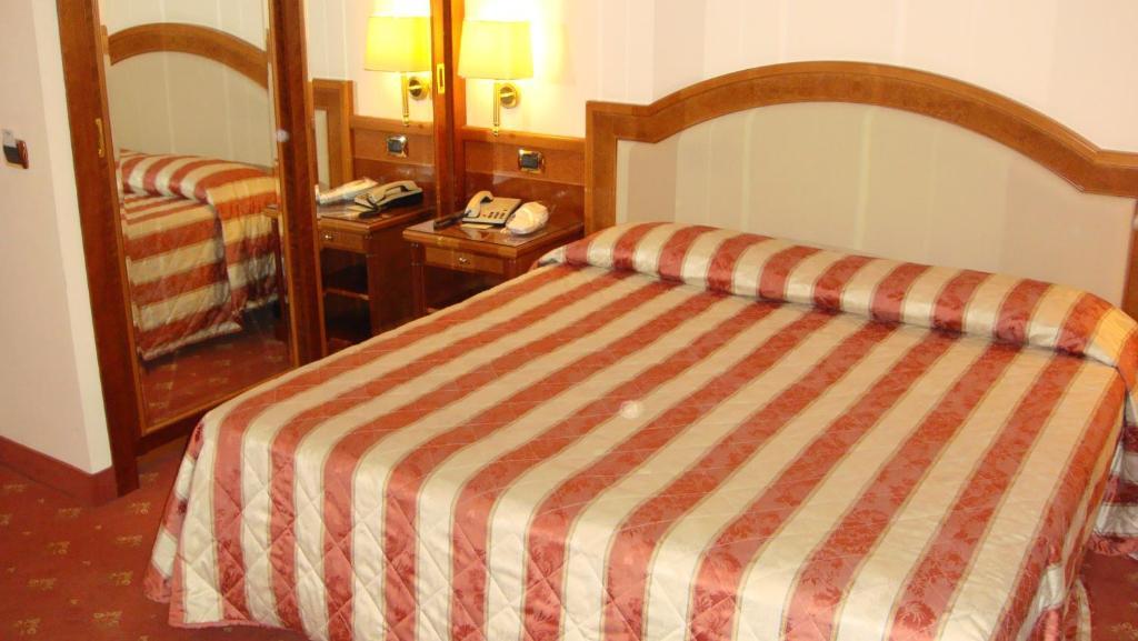 Albergo Corona Domodossola Δωμάτιο φωτογραφία